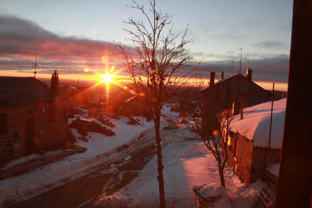 El Trasgu De Foncebadon Hotel ภายนอก รูปภาพ
