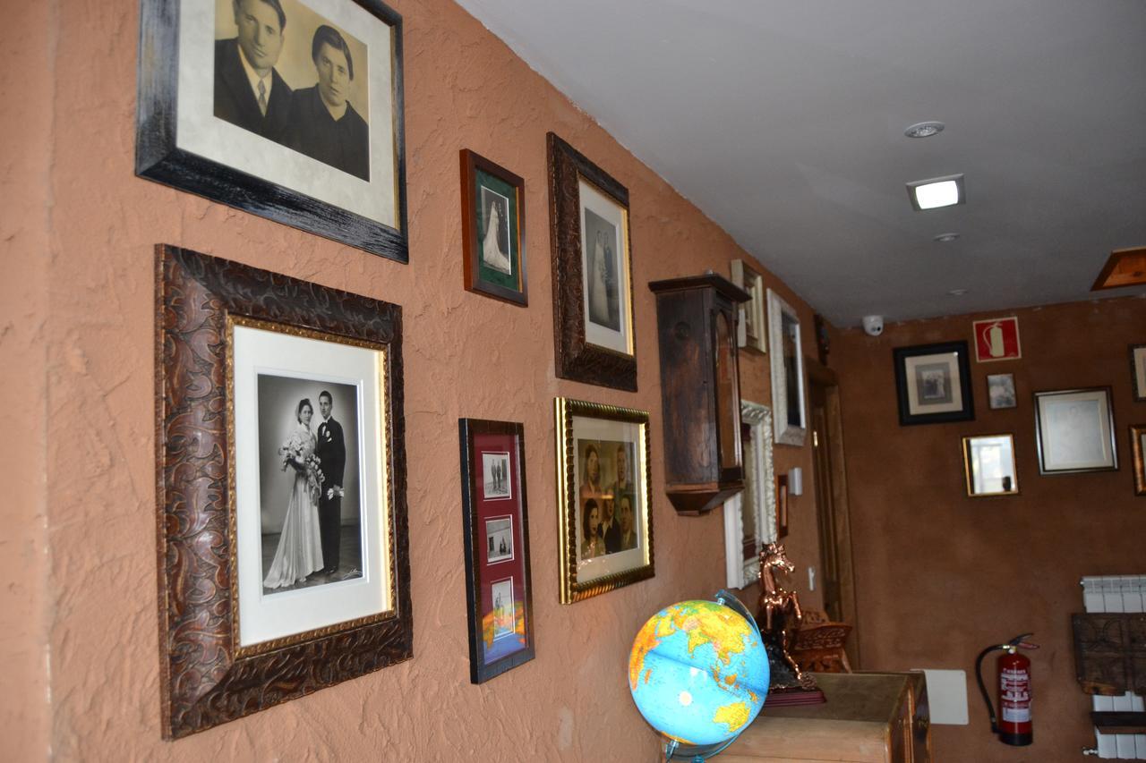 El Trasgu De Foncebadon Hotel ภายนอก รูปภาพ